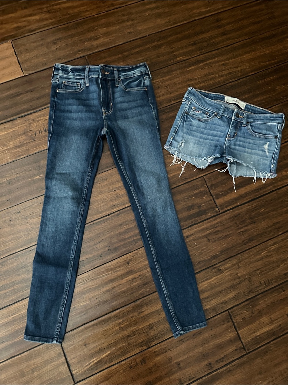 Hollister Dark Blue Stretch Skinny Jeans and Jean shorts bundle 0S or 24